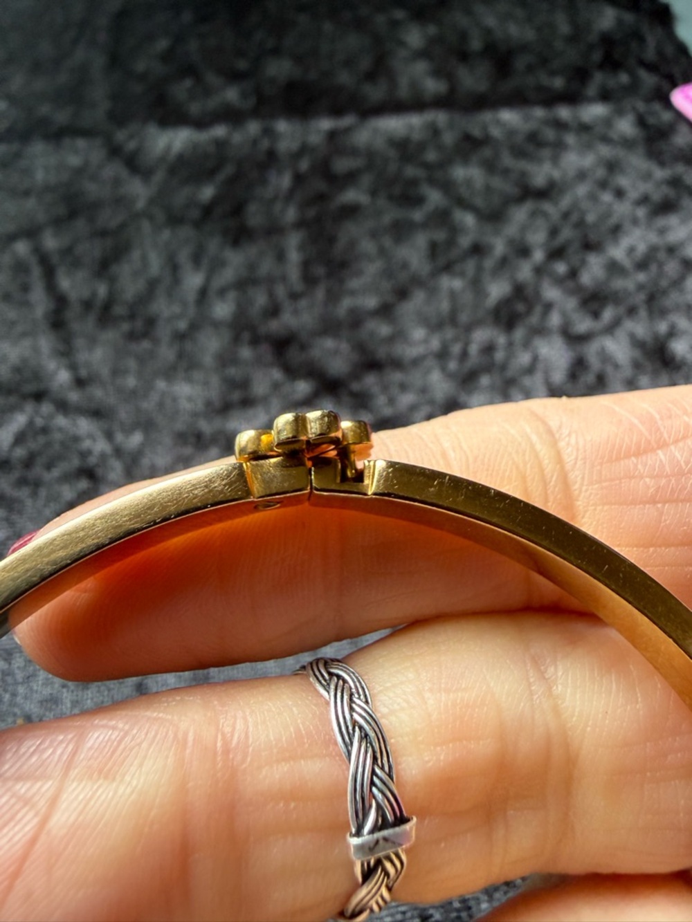 kate spade Gold Flower Bangle Bracelet - Picture 11 of 13